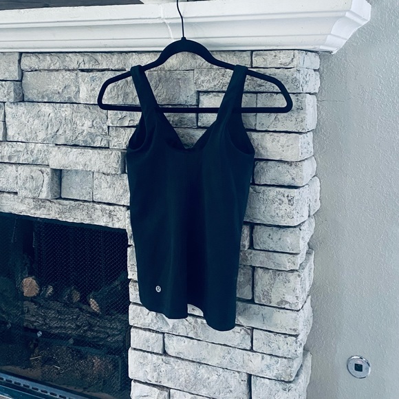 Lululemon Black Contour Tank Top Size 2 - Picture 9 of 15